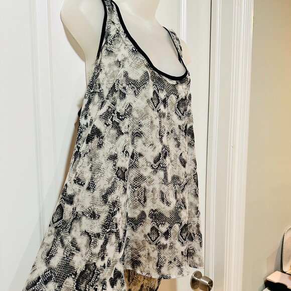 Kardashian Kolection Black & White Sheer Racerback Top, Size M - Picture 5 of 11